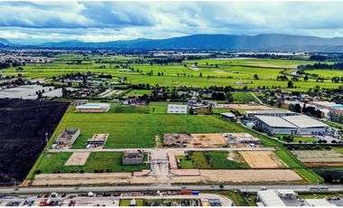 Venta de Lote 2.000 M2 Comercial - Industrial
