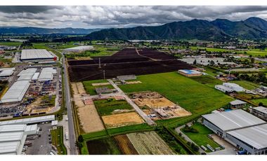 Venta de Lote 2.000 M2 Comercial - Industrial