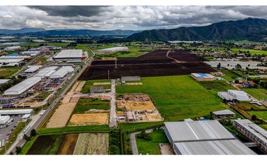 Venta de Lote 2.000 M2 Comercial - Industrial
