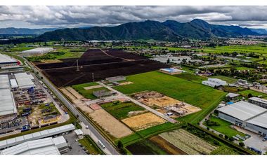 Venta de Lote 2.000 M2 Comercial - Industrial