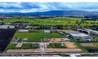 Venta de Lote 2.000 M2 Comercial - Industrial