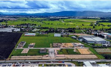 Venta de Lote 2.000 M2 Comercial - Industrial