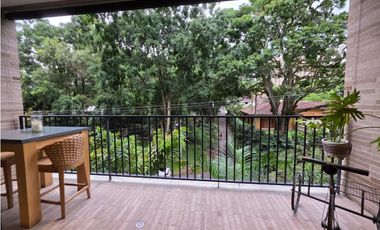 Vendo moderno y amplio apartaestudio, 1 alcoba, Poblado parte baja