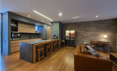 Vendo moderno y amplio apartaestudio, 1 alcoba, Poblado parte baja
