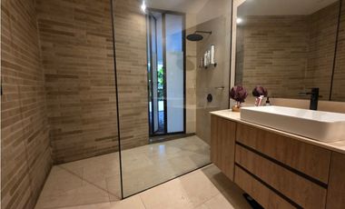 Vendo moderno y amplio apartaestudio, 1 alcoba, Poblado parte baja