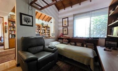 HERMOSA CASA EN VENTA EL POBLADO, JARDN, TRANQUILIDAD