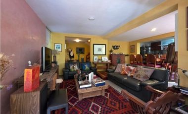 HERMOSA CASA EN VENTA EL POBLADO, JARDN, TRANQUILIDAD