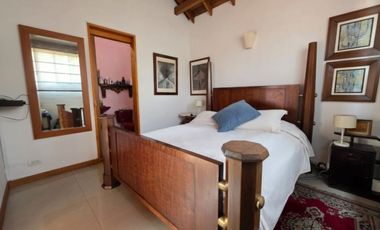 HERMOSA CASA EN VENTA EL POBLADO, JARDN, TRANQUILIDAD