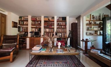 HERMOSA CASA EN VENTA EL POBLADO, JARDN, TRANQUILIDAD