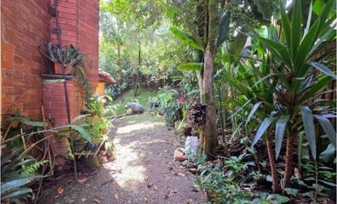 HERMOSA CASA EN VENTA EL POBLADO, JARDN, TRANQUILIDAD