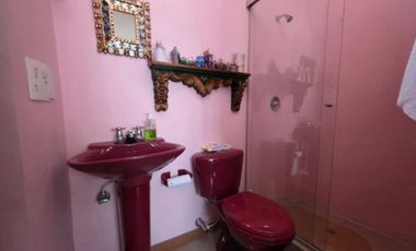 HERMOSA CASA EN VENTA EL POBLADO, JARDN, TRANQUILIDAD