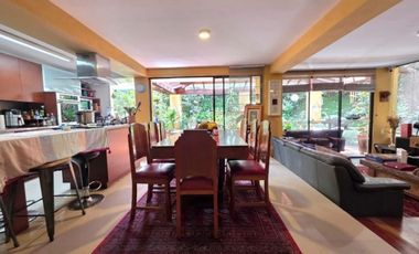 HERMOSA CASA EN VENTA EL POBLADO, JARDN, TRANQUILIDAD