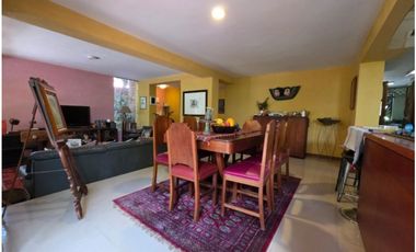 HERMOSA CASA EN VENTA EL POBLADO, JARDN, TRANQUILIDAD