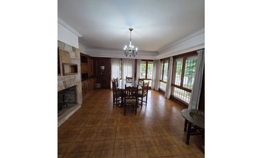 Casa 5 Ambientes en Los Troncos