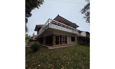 Casa 5 Ambientes en Los Troncos