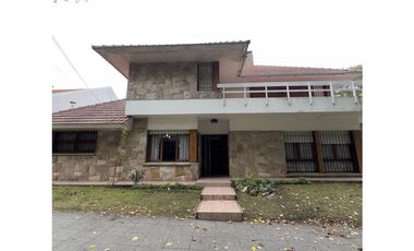 Casa 5 Ambientes en Los Troncos