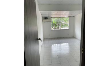 ALQUILO CASA EN CHANIS, LA FONTANA, 3 RECAMARAS, LINEA BLANCA