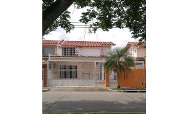 ALQUILO CASA EN CHANIS, LA FONTANA, 3 RECAMARAS, LINEA BLANCA