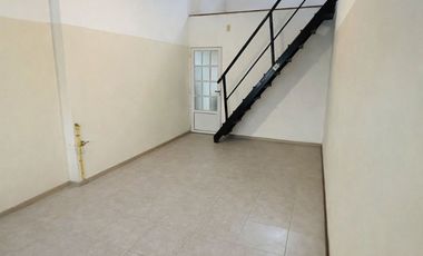 HERMOSA CASA A PASOS DEL HOSPITAL DE NIÑOS.