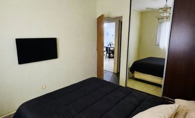 HERMOSA CASA A PASOS DEL HOSPITAL DE NIÑOS.