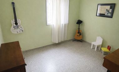 HERMOSA CASA A PASOS DEL HOSPITAL DE NIÑOS.