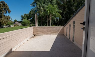 VENTA DE CASA PREMIUM TERREN0 7118 m2 SAUCE VIEJO