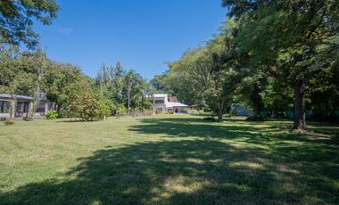 VENTA DE CASA PREMIUM TERREN0 7118 m2 SAUCE VIEJO