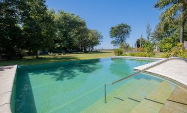 VENTA DE CASA PREMIUM TERREN0 7118 m2 SAUCE VIEJO