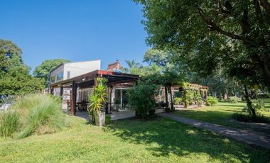 VENTA DE CASA PREMIUM TERREN0 7118 m2 SAUCE VIEJO