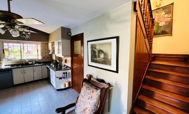 Casa 7 ambientes con parque y pileta venta Burzaco