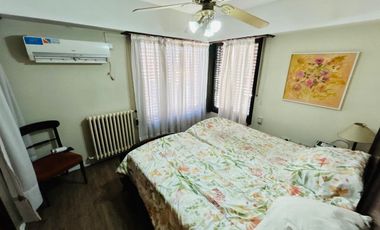 Casa 7 ambientes con parque y pileta venta Burzaco