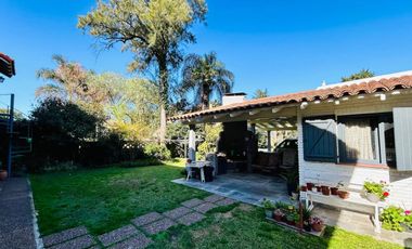 Casa 7 ambientes con parque y pileta venta Burzaco