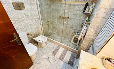 Casa 7 ambientes con parque y pileta venta Burzaco