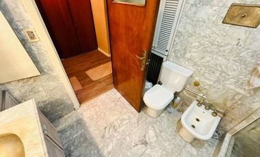 Casa 7 ambientes con parque y pileta venta Burzaco