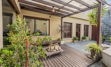 Casa de Categoria -Aldo Bonzi-PERMUTA/FINANCIACION