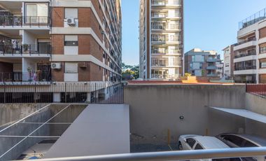 Departamento en venta en Martínez, de 2 ambientes, cochera, baulera.