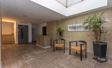 Departamento en venta en Martínez, de 2 ambientes, cochera, baulera.