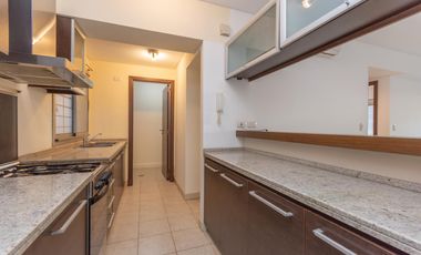 Departamento en venta en Martínez, de 2 ambientes, cochera, baulera.