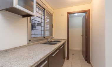 Departamento en venta en Martínez, de 2 ambientes, cochera, baulera.