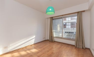 Departamento en venta en Martínez, de 2 ambientes, cochera, baulera.