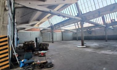 Depósito de 1000 m2 cubiertos en Florida