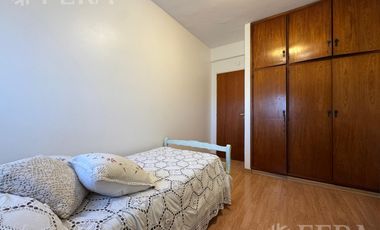 Venta casa para dos familias con local en Villa Dominco