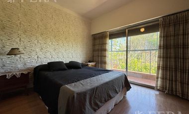 Venta casa para dos familias con local en Villa Dominco