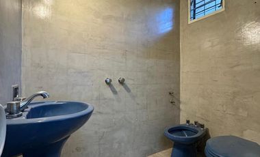 Venta casa para dos familias con local en Villa Dominco