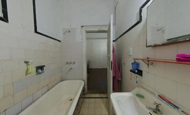 NUEVAS CONDICIONES, Chalet sobre Belgrano 1195 con patio