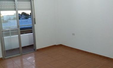 Departamento 3 amb. al fenten con balcon en alquiler