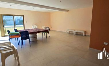 Casa en venta 1 dormitorio Pueblo Andino Santa Fe jardín con piscina