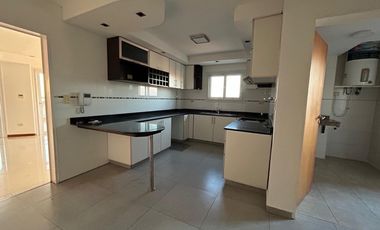 ALQUILER | SEMIPISO CÉNTRICO 4 DORMITORIOS   2 COCHERAS – POSADAS