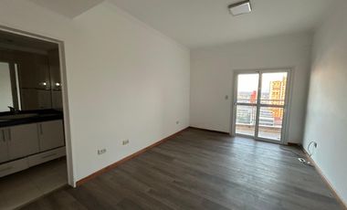 ALQUILER | SEMIPISO CÉNTRICO 4 DORMITORIOS   2 COCHERAS – POSADAS