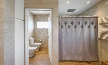 Casa en alquiler, 5 ambientes. Terralagos, Canning.